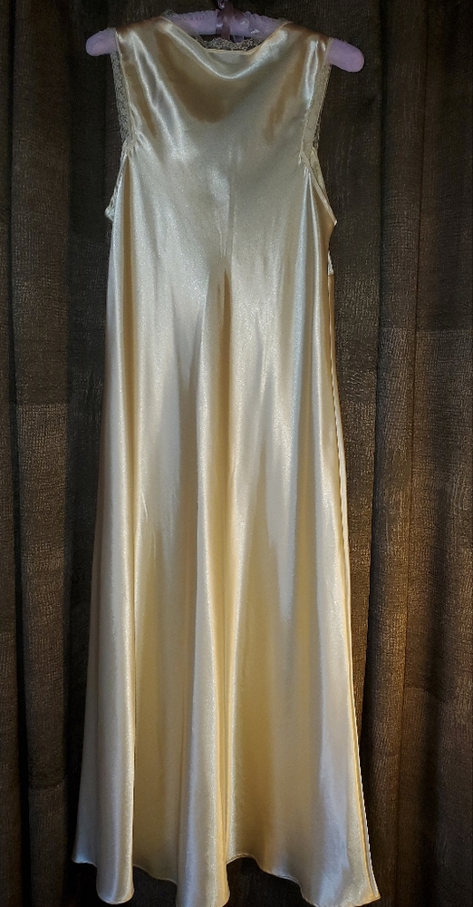 Nightgown - image 4